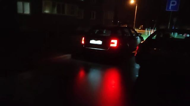 поиск машины на темной парковке при помощи ливинг хоум смотреть онлайн