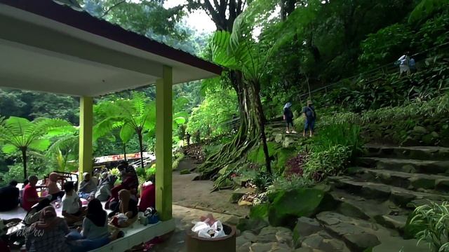Air Terjun Dlundung Trawas, Beautifull Waterfalls In East Java | Indonesia Walks смотреть онлайн