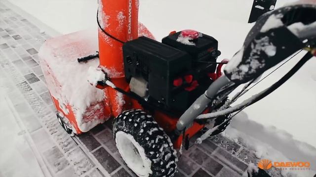 Снегоуборщик бензиновый DAEWOO DAST 1080 - обзор работы [Daewoo Power Products Russia] смотреть онлайн