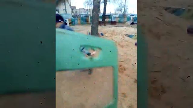 Как девочка бьёт большого мальчика смотреть онлайн