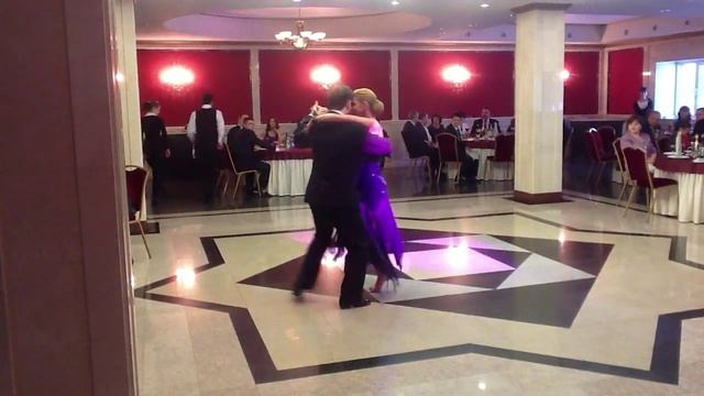 Argentine tango - Performance in the company RussNeft - Tango Salon.mpg смотреть онлайн