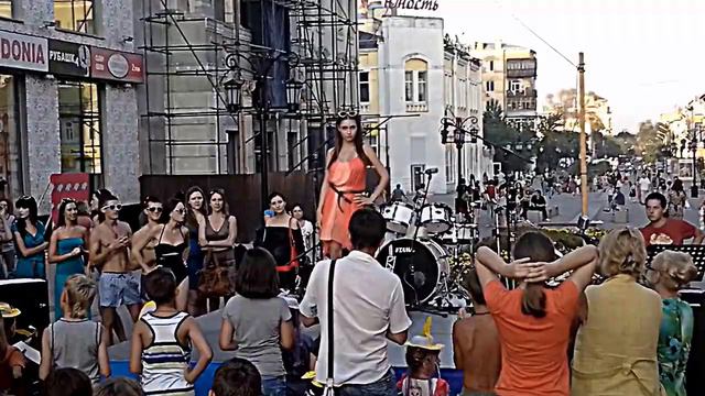 Дефиле в пляжных костюмах