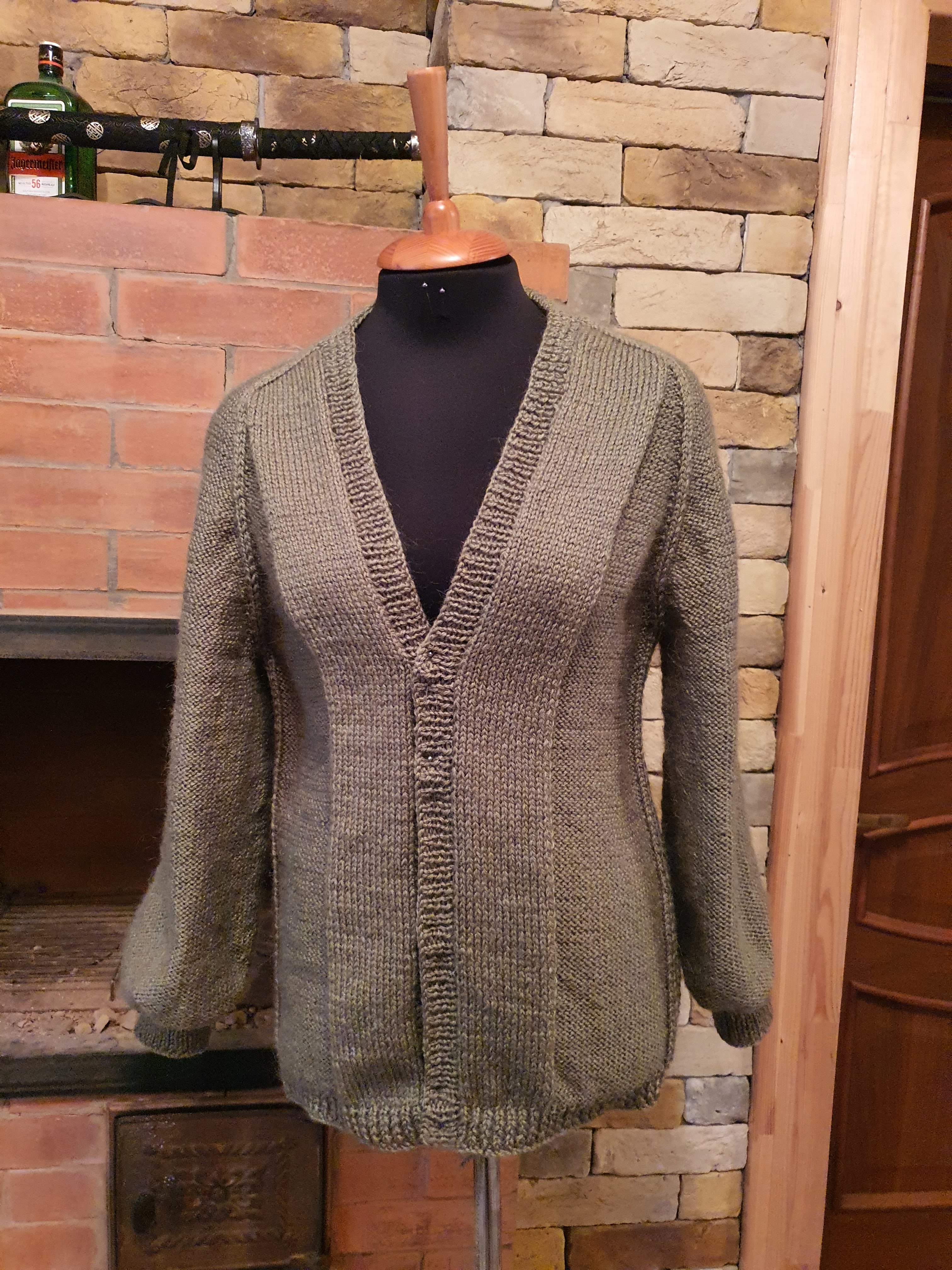 МК Ч 1. Кардиган с плечом погон.