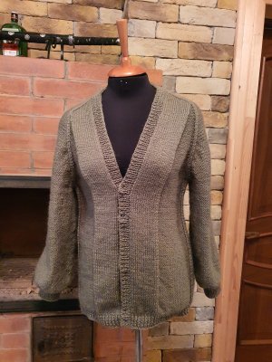 МК Ч 1. Кардиган с плечом погон.