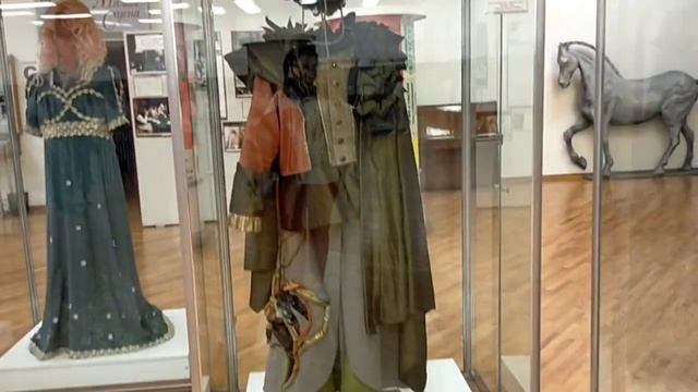Четыре дня в Алматы: кафе, Арбат, метро, театр Лермонтова смотреть онлайн