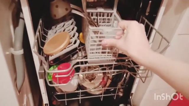 Первый запуск посудомоечной машины Hotpoint смотреть онлайн