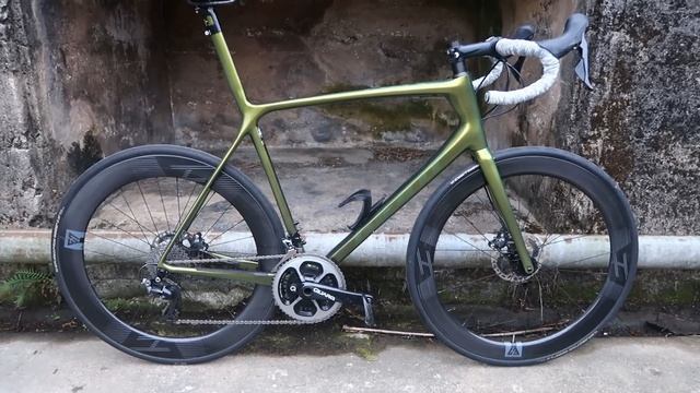 Giant TCR Adv SL Disc 2020 Review - How does it compare to my rim version? @RideGiantBicycles #tcr смотреть онлайн