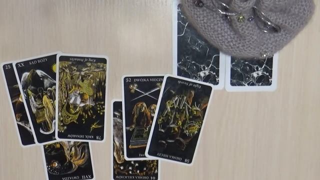 Расклад Таро. Как изменилось отношение романтического партнера за последний год? смотреть онлайн