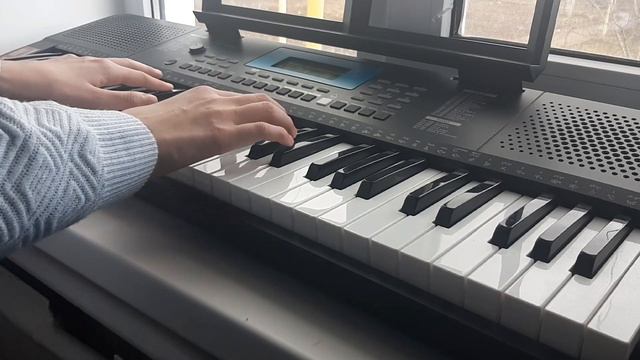 Новая мелодия на пианино- Йонас смотреть онлайн