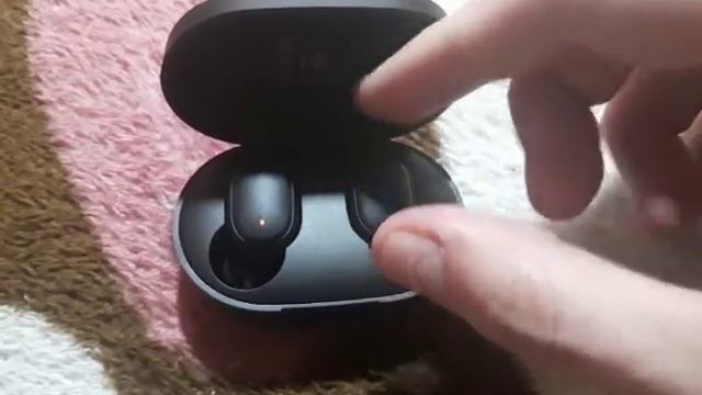 Xiaomi Mi True Wireless Earbuds Basic 2 был не работает правый наушник, зарядился уже до 100% смотреть онлайн