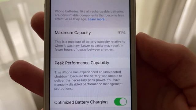 iOS 14 iPhone SE FULL REVIEW!! || How Well Does It Hold Up? смотреть онлайн