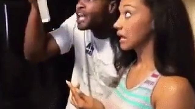 Когда телефон твоей девушки подключился к вай-фаю друга, но ты точно знаешь, что они видятся впервы смотреть онлайн