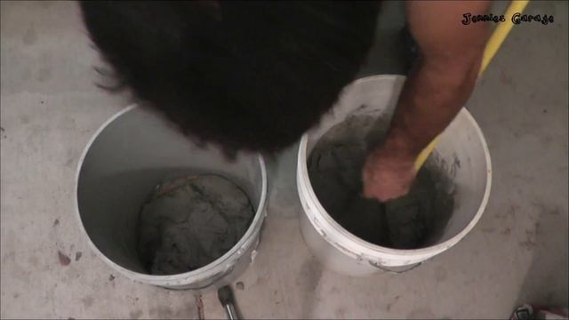 Easy Homemade Shovel & Rake Holder - Conquer The Clutter!! смотреть онлайн