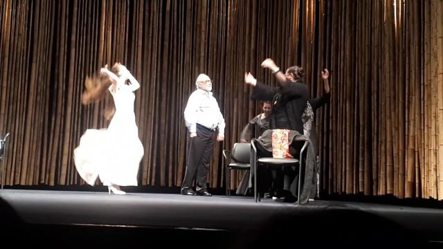Деревья умирают стоя в театре русской драмы в Киеве смотреть онлайн