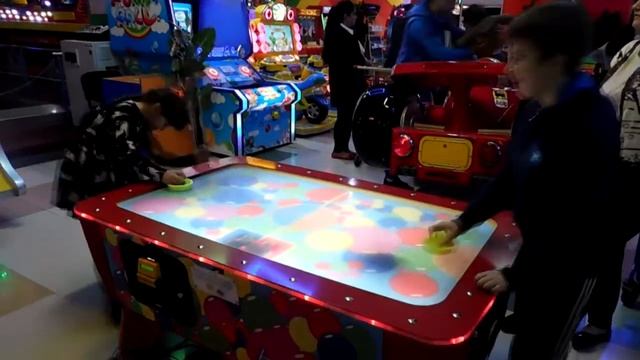 Красная площадь, kfc. Красная площадь Анапа. Прогулка по красной площади и поход в KFC. смотреть онлайн