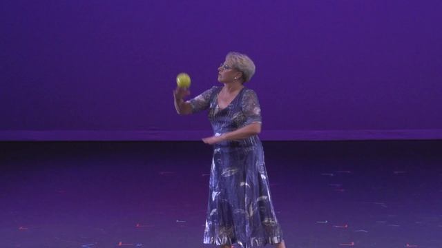Tara Adams Contact Juggling 2019 смотреть онлайн