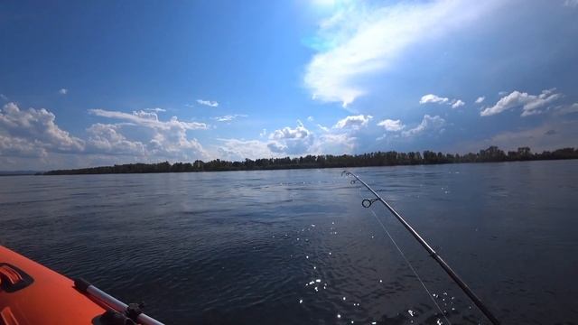 ДИКИЕ ПОКЛЕВКИ ХАРИУСА ДУПЛЕТАМИ! НЕ УСПЕВАЮ ОПУСТИТЬ СНАСТЬ! Рыбалка на Енисее смотреть онлайн