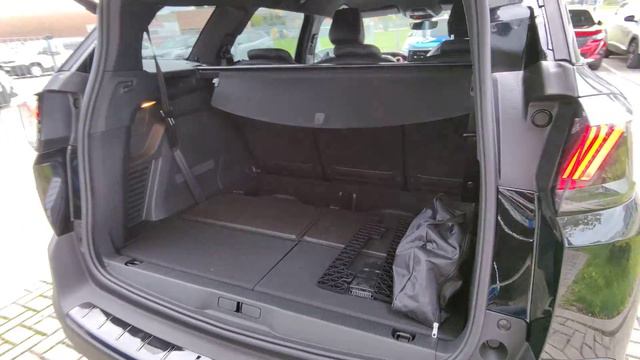 Peugeot 5008 GT Black With Black Pack