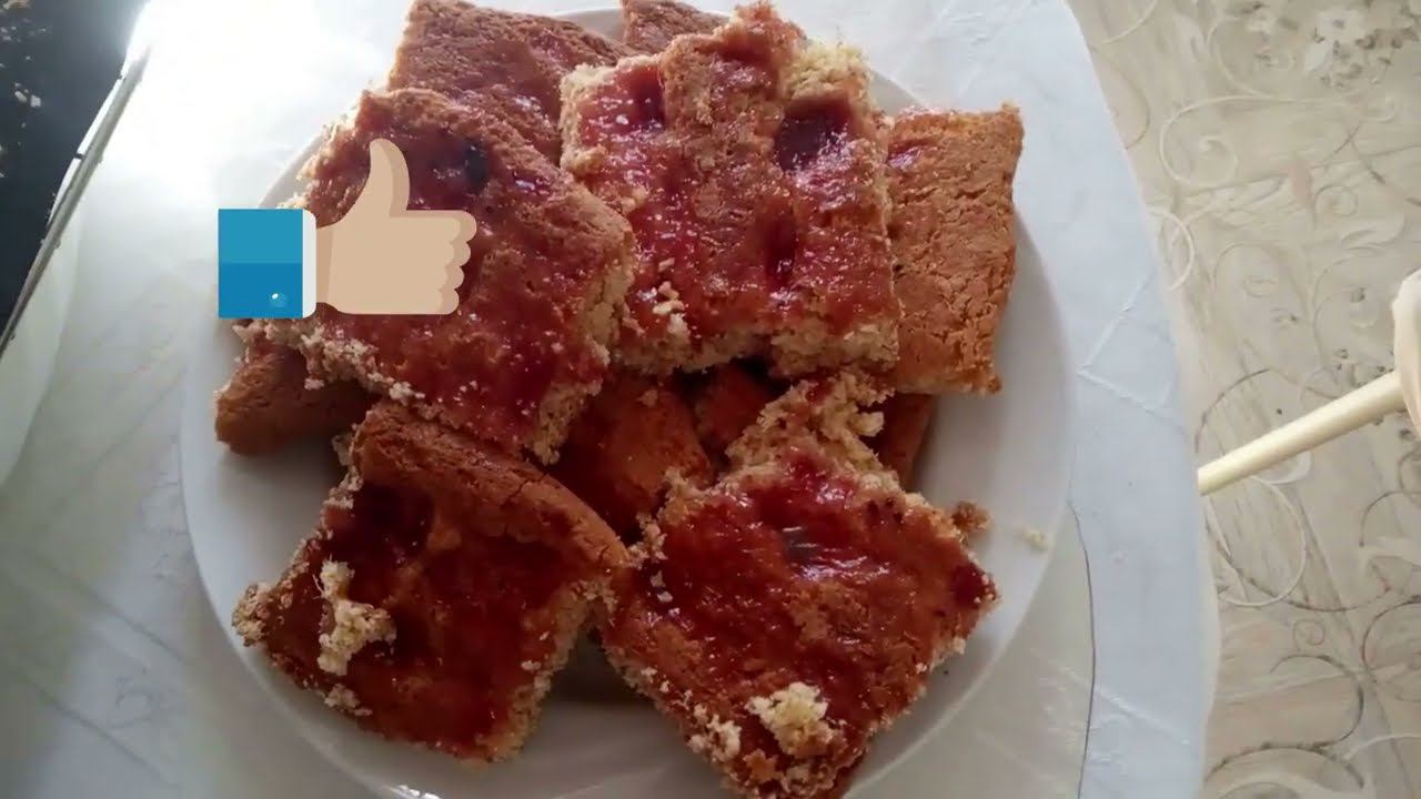 ИМБИРНЫЙ ПИРОГ С МЁДОМ И КЛУБНИЧНЫМ ВАРЕНЬЕМ