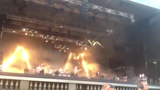 Arctic Monkeys - Crying Lightning @ Субботник | Фестиваль | 2013