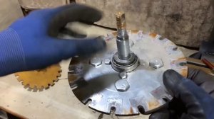 Необычный аксиальный генератор из черного металлопроката