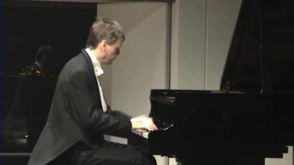 Andrei Pisarev plays Mozart Fantasia c-moll (second part)