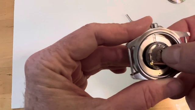 Swiss Ronda Watch Movement Battery Change смотреть онлайн