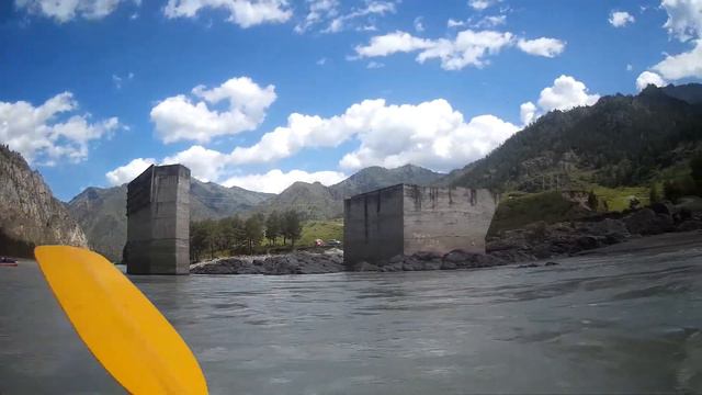 Начало заливки 40-метровой плотины Катунской ГЭС. смотреть онлайн