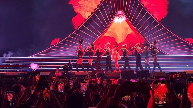 Blackpink Coachella 2023 Weekend 2 - Flower by Jisoo смотреть онлайн