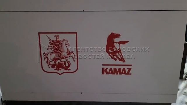 Стойка с логотипом «Москвич» у ворот бывшего завода Renault на юго-востоке столицы. смотреть онлайн