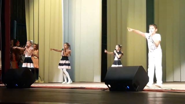 Снова мы поем! Классная, веселая, задорная песня! смотреть онлайн