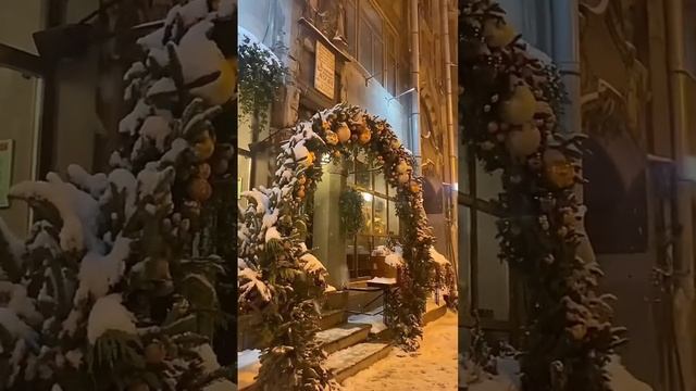 Видео заряжено новогодней атмосферой тепла и уюта смотреть онлайн