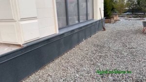 Цоколь дома, отделка цоколя дома гранитом.