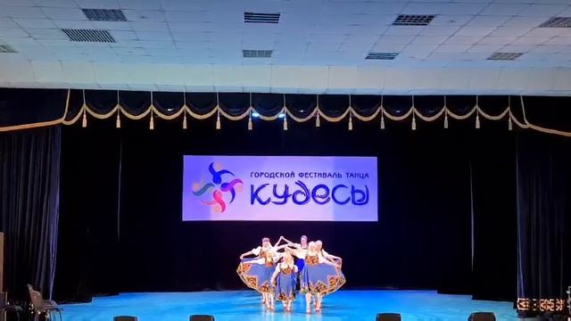 206734 Ансамбль народного танцы «Задоринка», г Новый Уренгой — « Смоленский гусачок» смотреть онлайн