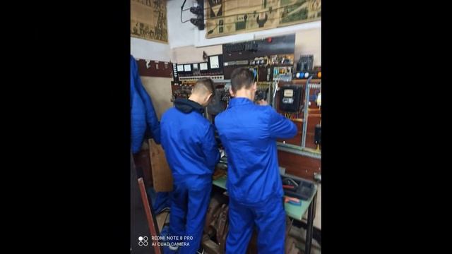 Електромонтер з ремонту та обслуговування електроустаткування, водій автотранспортних засобів смотреть онлайн