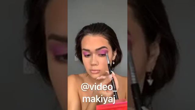как делают макеяж девочки? это не сложно посмотрите на видео и узнаете смотреть онлайн