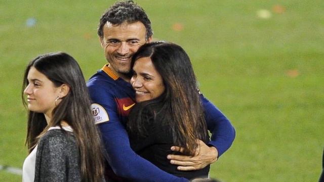 Ferran Torres publicly dating Sira, Luis Enrique's daughter, Spanish sport's new fashionable couple смотреть онлайн
