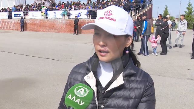 В Костанайской области официально открыли скаковой сезон смотреть онлайн