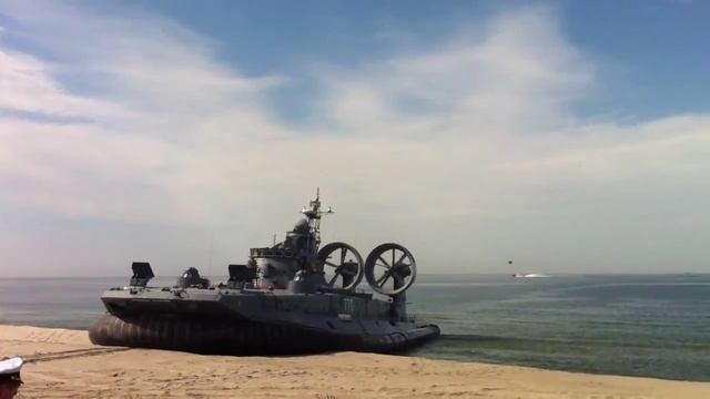 Гонка героев мега кораблик на воздушной подушке смотреть онлайн