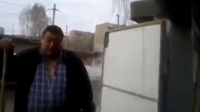 УДАР МОЛОТОМ ПО ГОЛОВЕ. смотреть онлайн