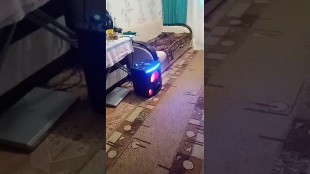 громкий бас на колонке смотреть онлайн