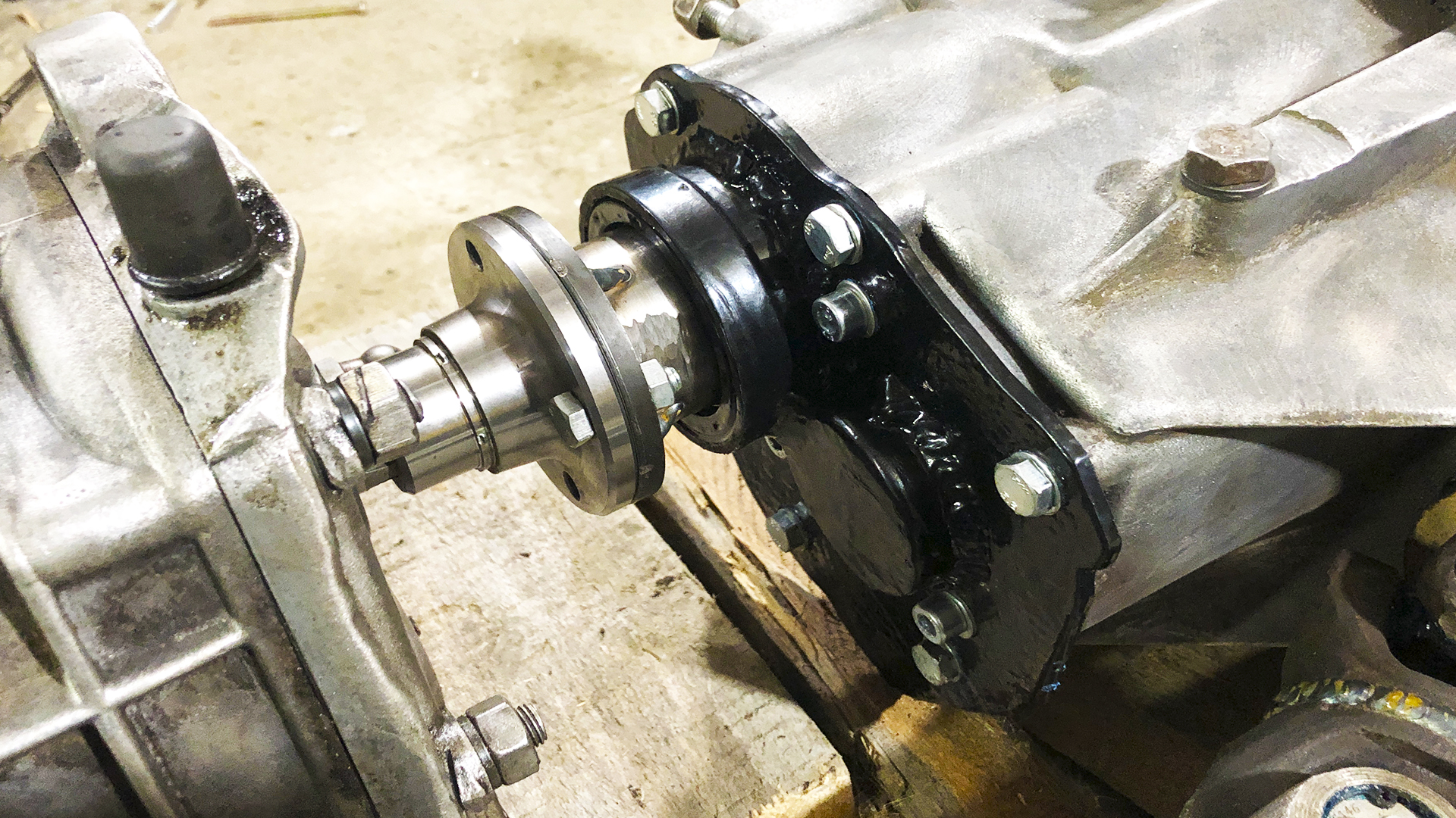 Может кому-то будет интересно )) Вал Отбора Мощности с коробкой передач. ПОКА-ЧТО ПРОСТО КАК ИДЕЯ )) смотреть онлайн