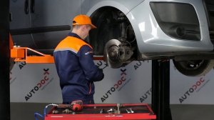 Как да сменим Предна стойка на стабилизатор на FIAT DOBLO 2