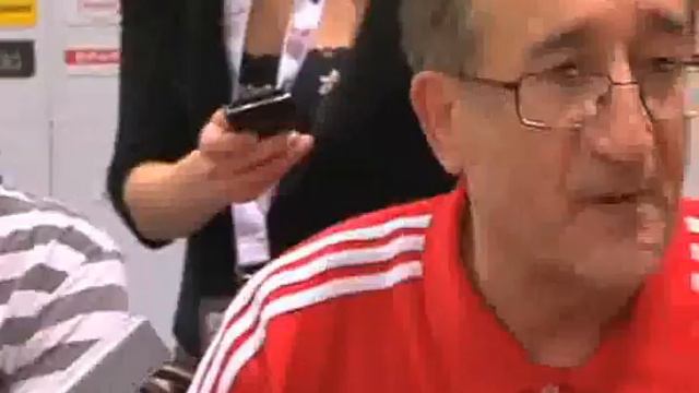 Lino Červar napada novinare! смотреть онлайн