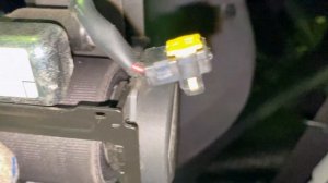 Отключаем разъём SRS Honda CR-V 3