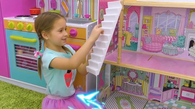 София наряжается в Принцессу и волшебные серии про Игрушки и Куклы смотреть онлайн