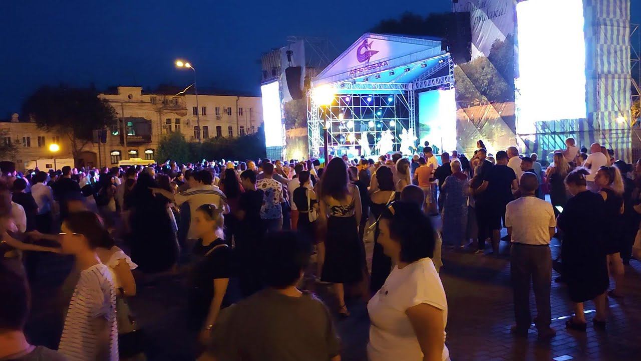 ДЕНЬ РЫБАКА Астрахань 2023.Прогулка по набережной Волги смотреть онлайн