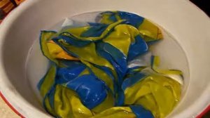 Лайфхаки. Как убрать блестящие следы от утюга.