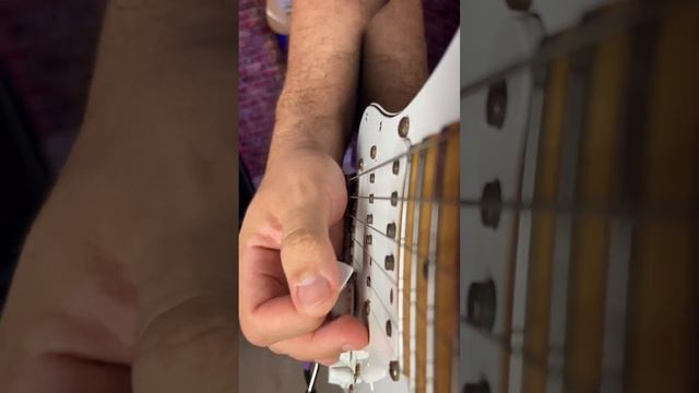 Trying Brazilian Guitar Picks смотреть онлайн