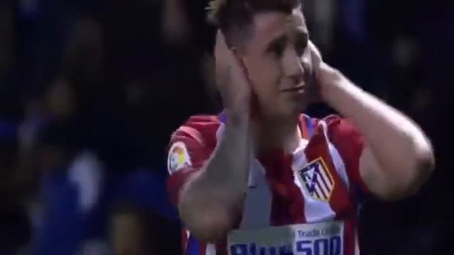 Жестокий фол на Фернандо Торресе смотреть онлайн